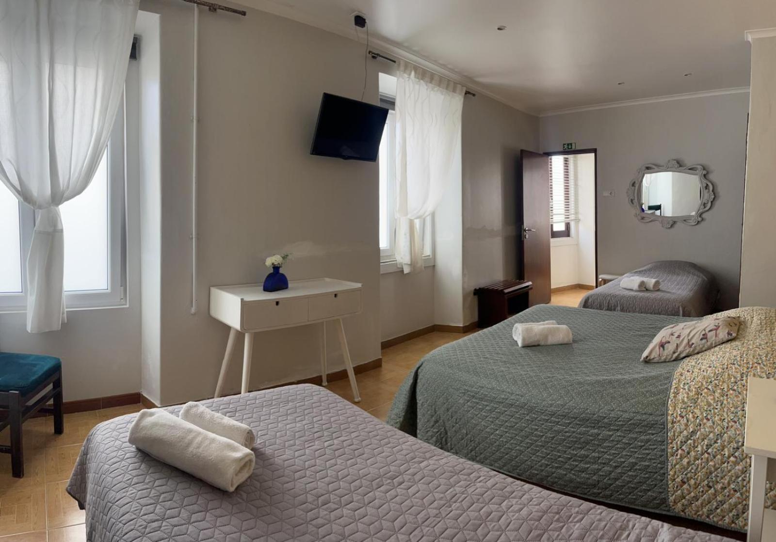 Hotel Residencia Aviz Peniche Exterior foto